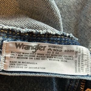 Wrangler 33 x 36 jeans Like New